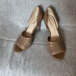Nine West Tan Peep-Toe Heels with Intricate‎ Cut-Out Design Size 10